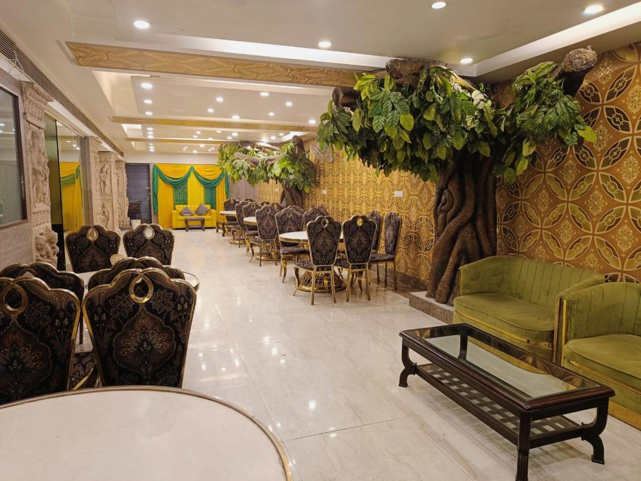 Hotel Waterfall Paschim Vihar Delhi Екстериор снимка