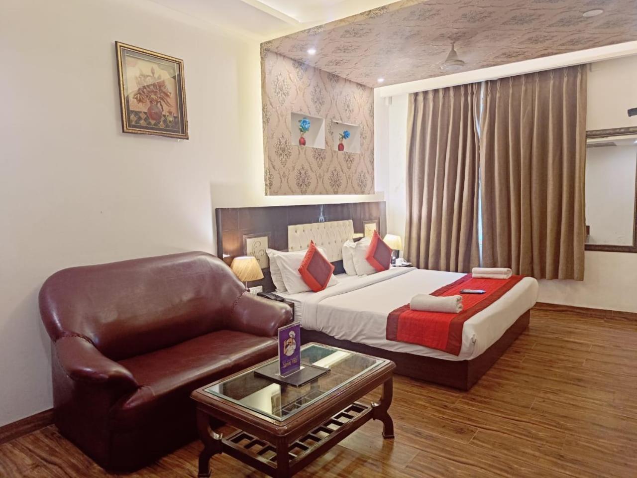 Hotel Waterfall Paschim Vihar Delhi Екстериор снимка